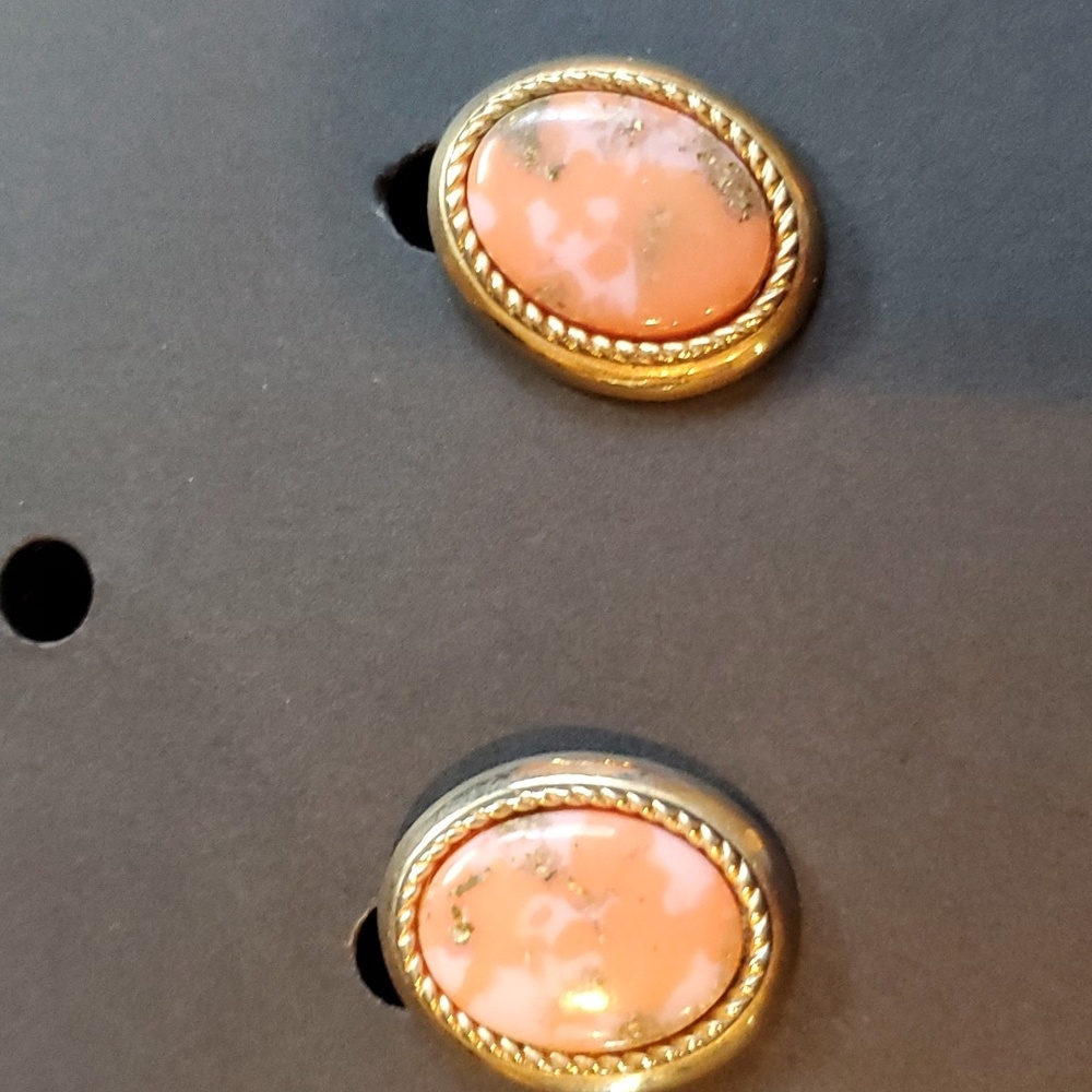 Vintage Sarah Coventry clip on earrings